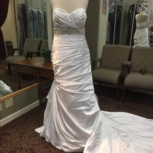 Maggie Sottero wedding dress. Style JSM1307LU